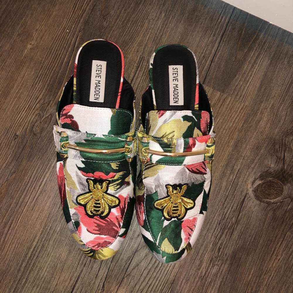Steve Madden Kandi Queen Bee Shoes..